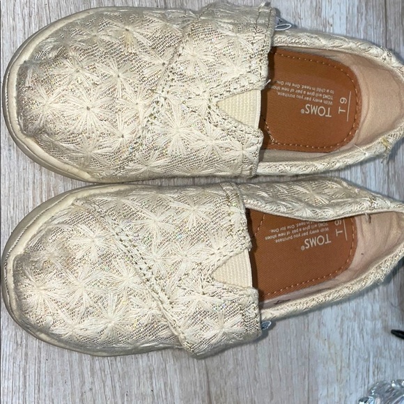 Toms canvas - Picture 1 of 4